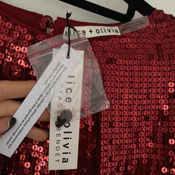 Alice + olivia Avila Sequin Top - Picture 4 of 7